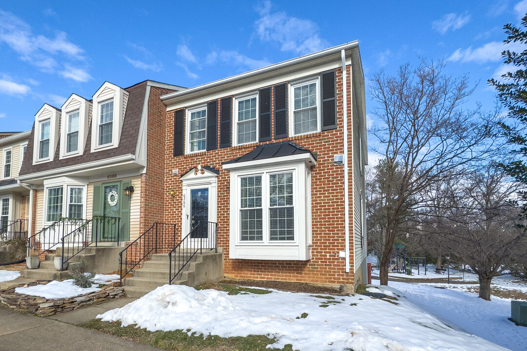 6566 Sand Wedge Ct in Alexandria, VA - Building Photo