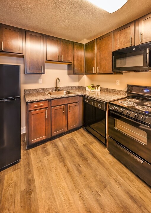 Circle City Apartments in Indianapolis, IN - Building Photo