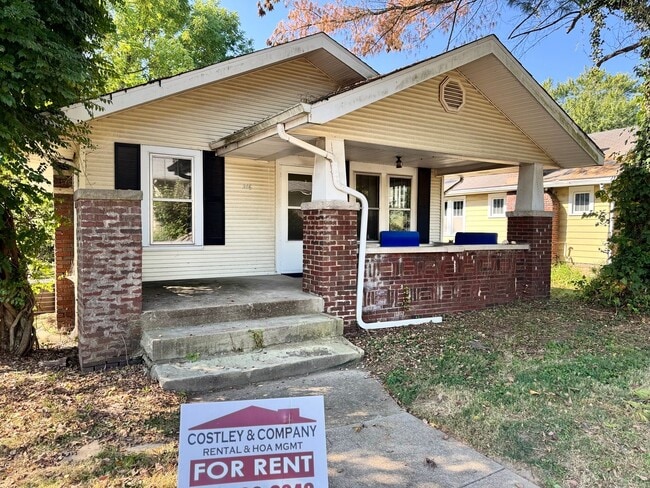 property at 216 E Hillside Dr