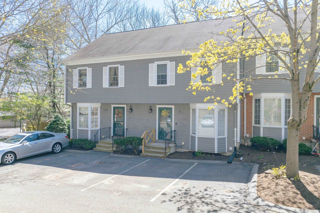 Glenbrook Estates in Arlington, MA - Building Photo