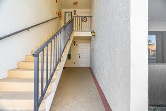 2025 SW Silver Pine Way in Palm City, FL - Foto de edificio - Building Photo