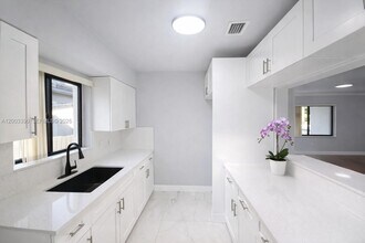 1610 NW 31st Ave in Miami, FL - Building Photo - Building Photo