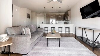 10800 Colonial Gtwy Dr, Unit 2-416 in Ft. Myers, FL - Building Photo