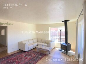 313 Fiesta St in Santa Fe, NM - Foto de edificio - Building Photo