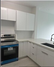 17660 NW 73rd Ave in Hialeah, FL - Building Photo - Building Photo
