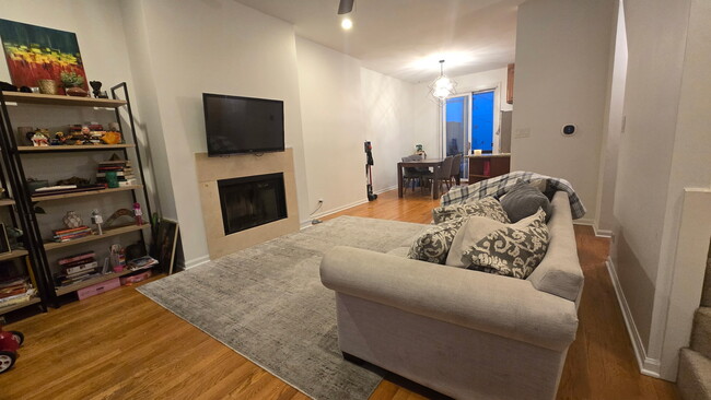 1733 W Crystal St in Chicago, IL - Building Photo - Building Photo