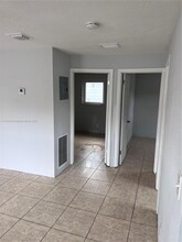 329 Phippen Waiters Rd in Dania Beach, FL - Building Photo - Building Photo