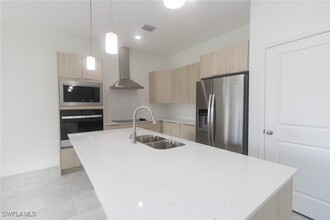 8030 Oakleaf Cir in La Belle, FL - Building Photo - Building Photo