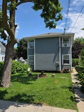 453 S 72nd St, Unit upper in Milwaukee, WI - Building Photo - Building Photo