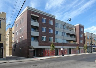 3021 W Armitage Ave in Chicago, IL - Building Photo - Building Photo