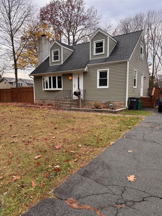 57 Swannekin Rd in Blauvelt, NY - Building Photo