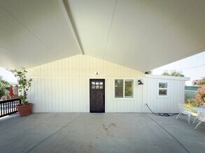 36143 Stable Lanes Rd in Wildomar, CA - Building Photo - Building Photo