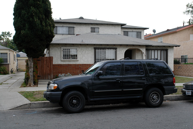 812 S Flower St in Inglewood, CA - Building Photo - Building Photo