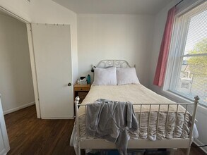 7529 N Rogers Ave in Chicago, IL - Building Photo - Building Photo