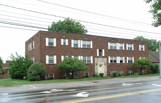 Apartment in Erie, PA - Foto de edificio - Building Photo