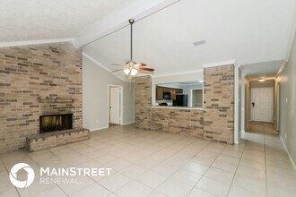 17931 Windy Knoll Dr in Houston, TX - Building Photo - Building Photo
