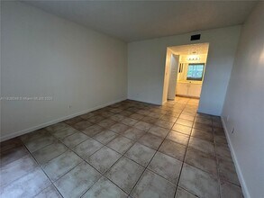 4384 NW 9th Ave in Deerfield Beach, FL - Building Photo - Building Photo