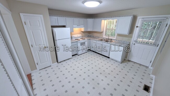 1103 Maple St in Hendersonville, NC - Building Photo - Building Photo