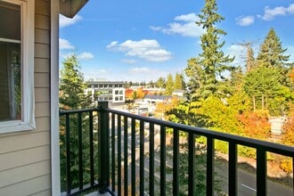Forest Hills Estates in Shoreline, WA - Building Photo - Building Photo