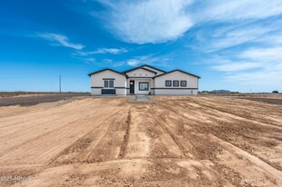 38167 W San Juan Ave in Tonopah, AZ - Building Photo