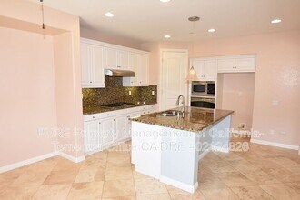 3868 Lake Cir Dr in Fallbrook, CA - Foto de edificio - Building Photo