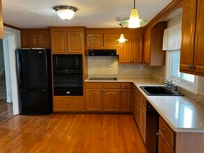 3 Old Field Rd in West Hartford, CT - Building Photo - Building Photo