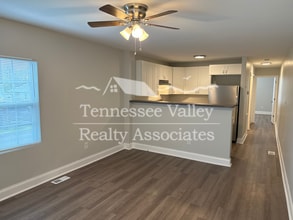 4200 McCalla Ave in Knoxville, TN - Foto de edificio - Building Photo