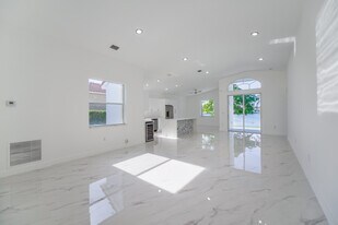 5290 SW 134th Ave in Miramar, FL - Building Photo