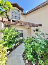 13725 SW 100th Terrace in Miami, FL - Building Photo - Building Photo