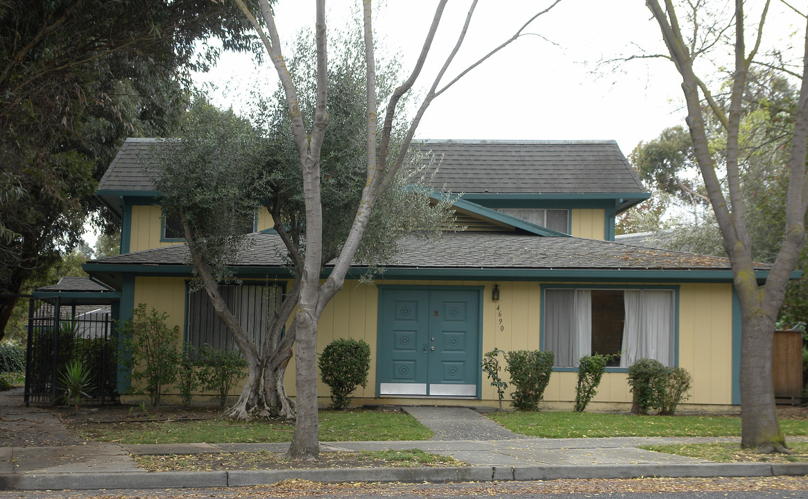 43306 Grimmer Ter in Fremont, CA - Building Photo