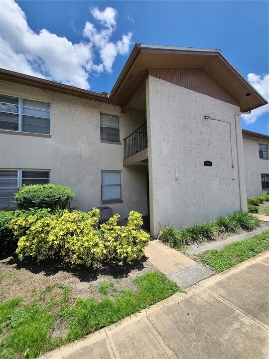 1916 Honour Rd in Orlando, FL - Building Photo