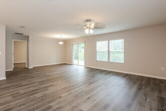 1981 April Oaks Dr in Jacksonville, FL - Building Photo - Building Photo