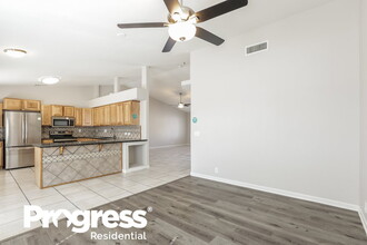 8119 W Citrus Way in Glendale, AZ - Building Photo - Building Photo