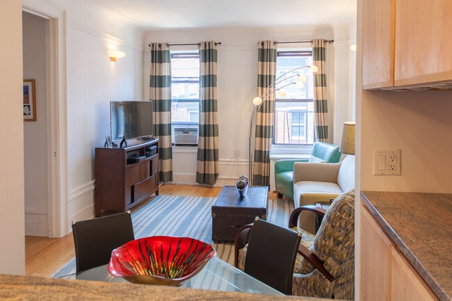 127 W 82 St in New York, NY - Building Photo - Building Photo