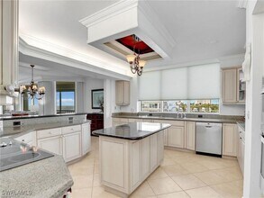 1070 S Collier Blvd in Marco Island, FL - Building Photo - Building Photo