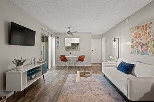 Brookwood in Tucson, AZ - Building Photo