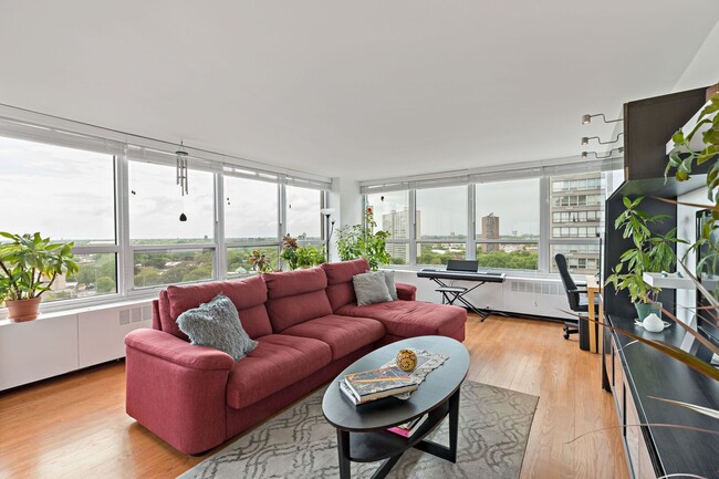 4800 S Chicago Beach Dr in Chicago, IL - Building Photo - Building Photo