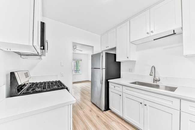 636 Linden Ave, Unit 07 in Long Beach, CA - Foto de edificio - Building Photo