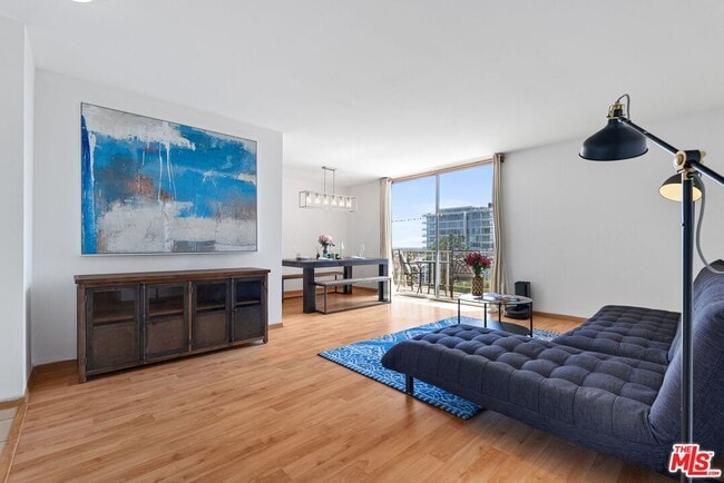 property at 100 S Doheny Dr