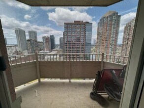 1 2nd St in Jersey City, NJ - Building Photo - Building Photo