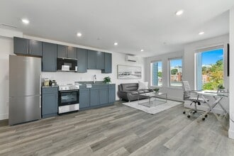 585 Essex St in Lynn, MA - Building Photo - Building Photo