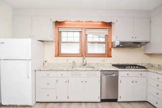 51 Windsor Rd, Unit 2 in Medford, MA - Foto de edificio - Building Photo