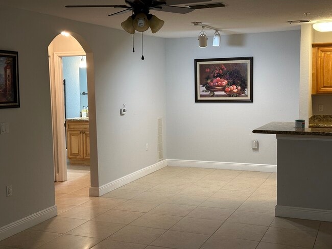 7405 Vista Way, Unit 102