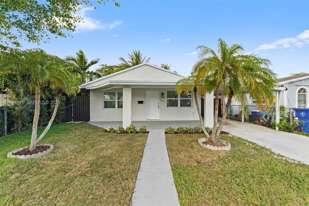 3507 SW 25th Ter in Miami, FL - Building Photo