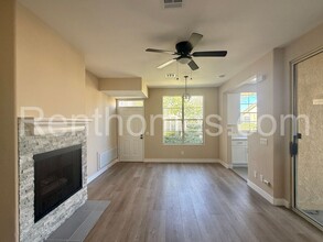 12585 Ruette Alliante in San Diego, CA - Building Photo - Building Photo