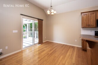 12196 S Valley Rd in Olathe, KS - Building Photo - Building Photo