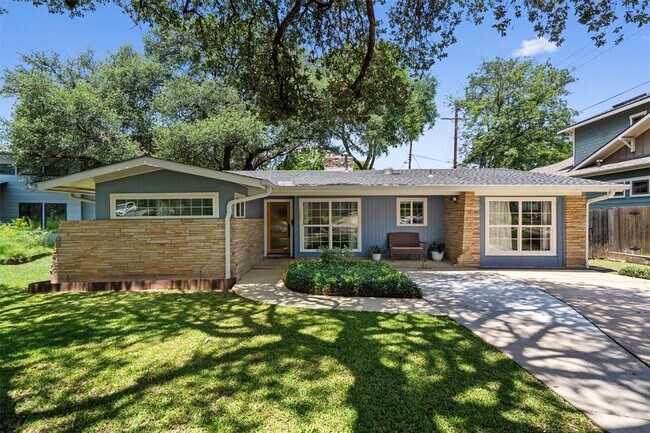 property at 4604 Rue St