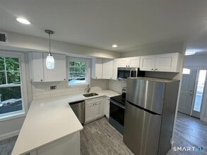 1083 Whalley Ave in New Haven, CT - Building Photo - Building Photo