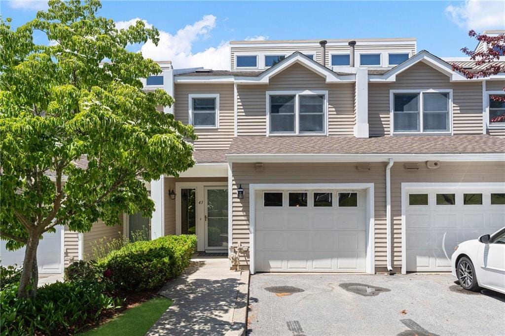 43 Lawton Brook Ln in Portsmouth, RI - Building Photo