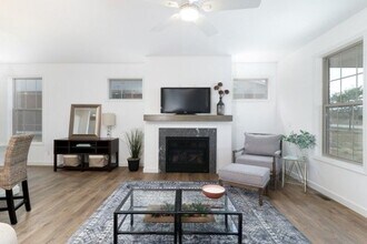 1334 Monterey Pine Dr in Normal, IL - Building Photo - Building Photo
